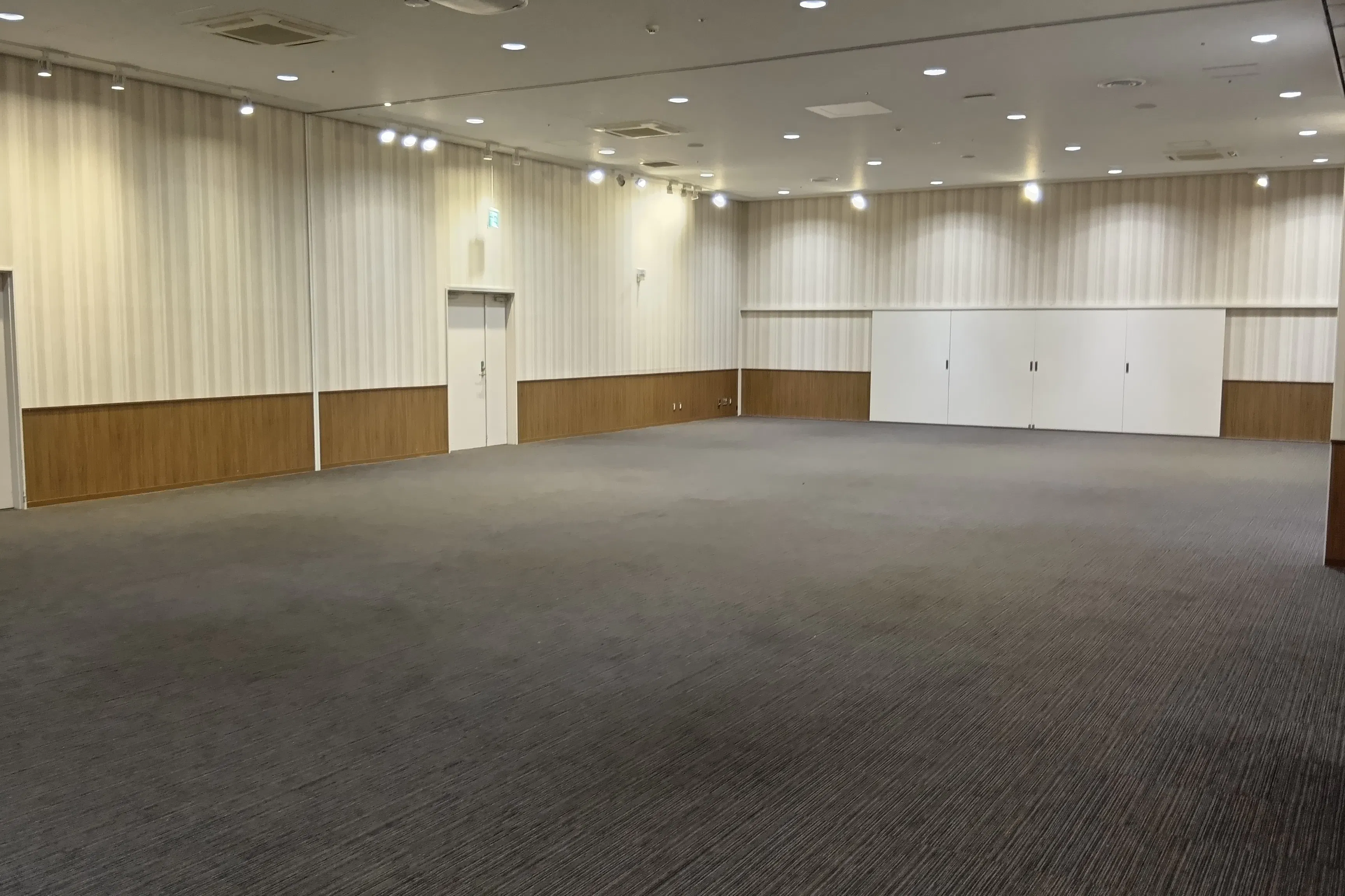 【イオンモール広島府中】3階 イオンホール