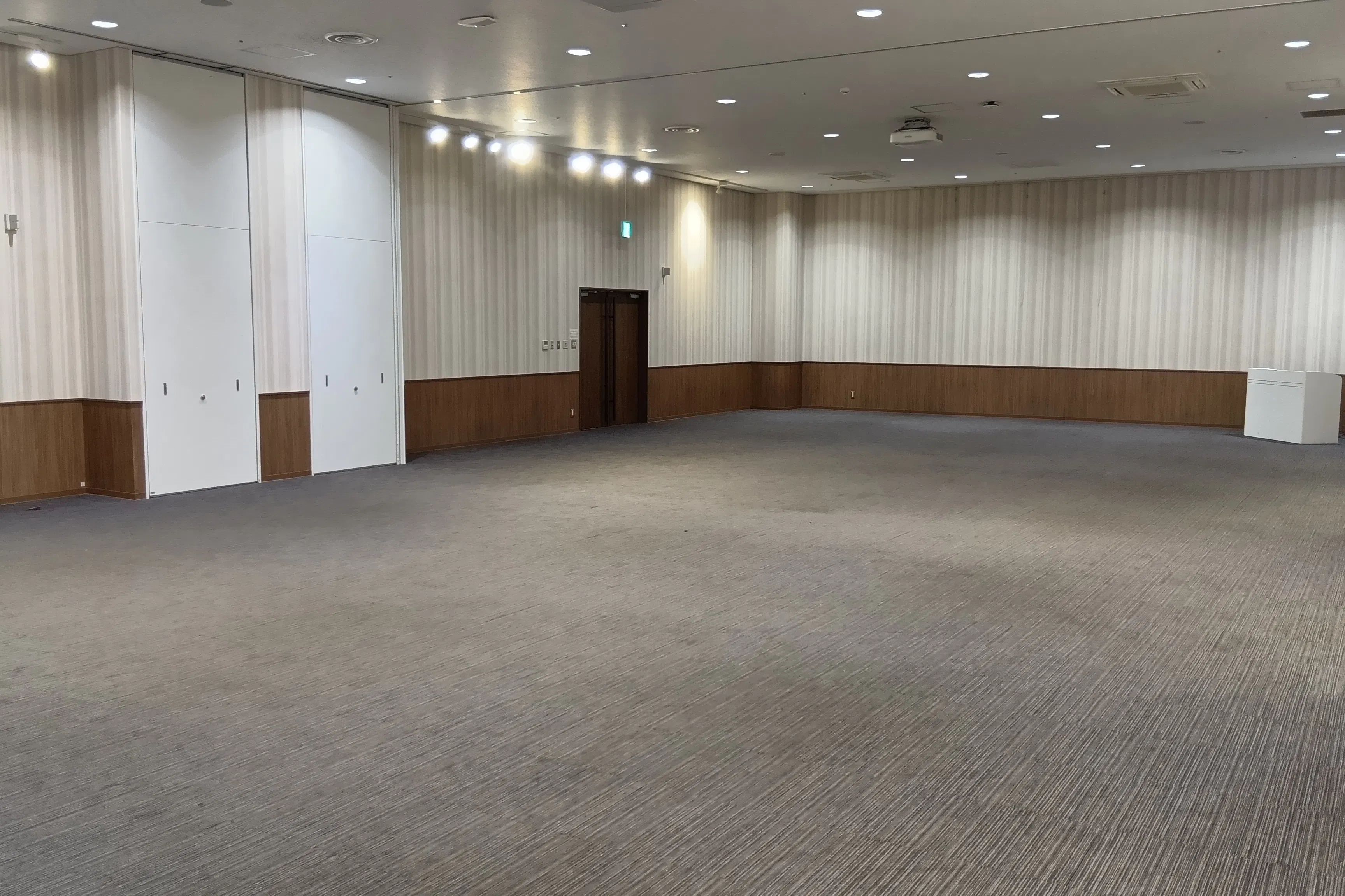 【イオンモール広島府中】3階 イオンホール