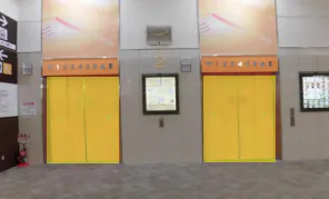 【イオンモール神戸北】モール内広告 エレベーターの画像