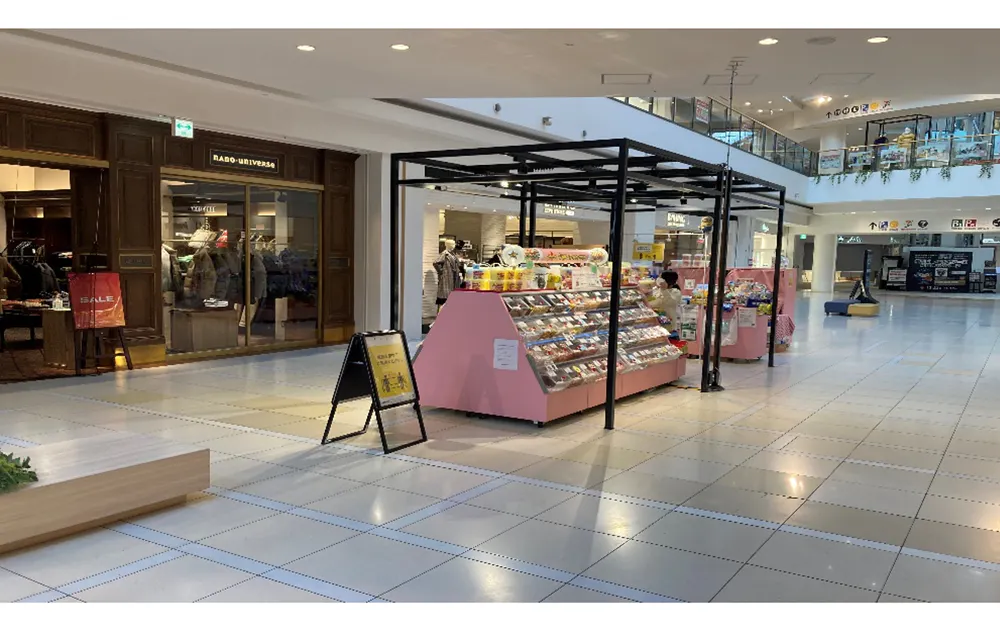 【ららぽーと横浜】1階 サウスストレートLaLaCUBE②