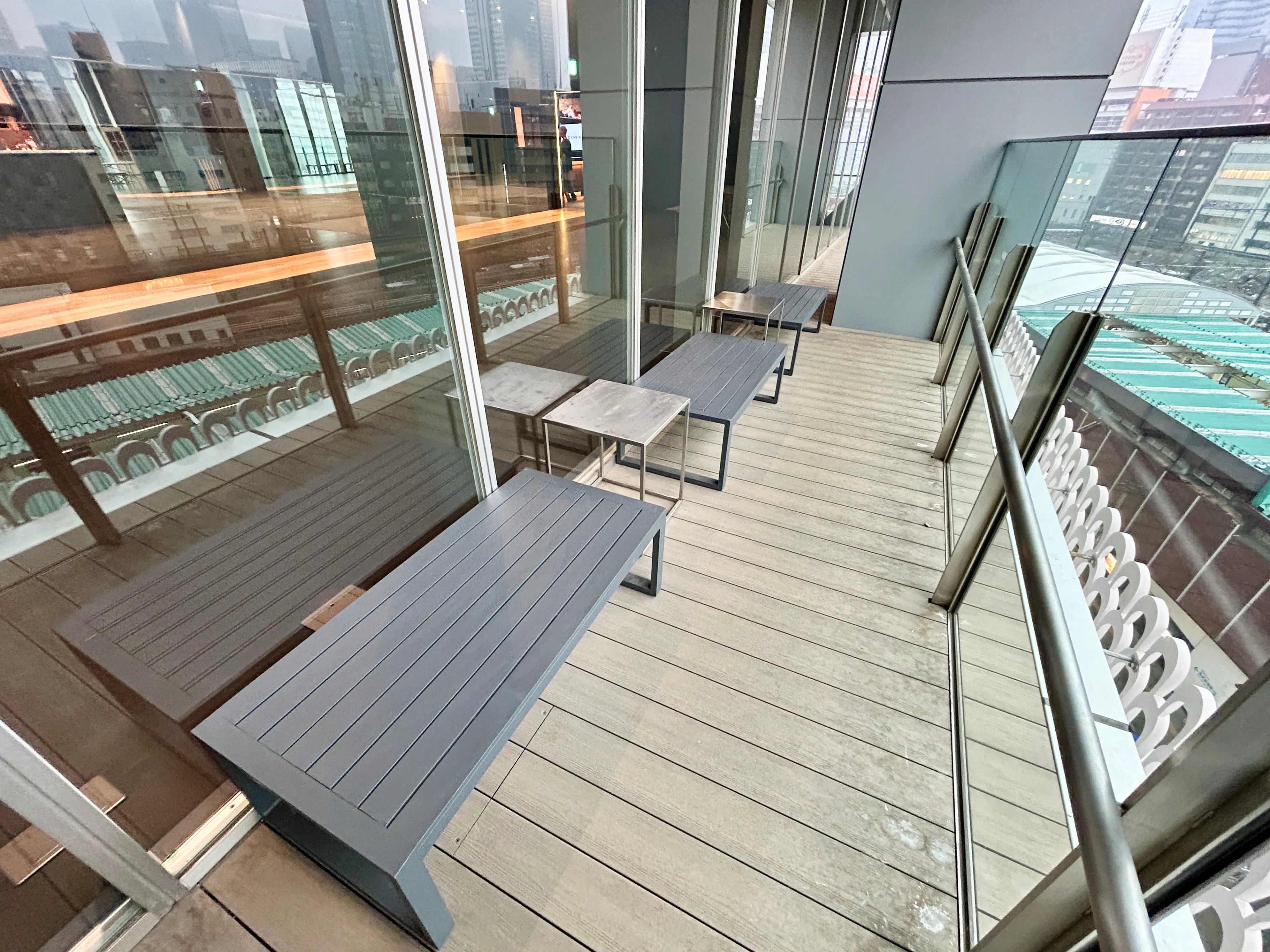 【西武新宿駅1分｜東急歌舞伎町タワー5階】290㎡・立食180名対応のイベントスペース