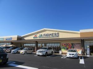 【JAファーマーズ高崎棟高店】プロモーションに最適な店舗正面の風除室スペースの画像