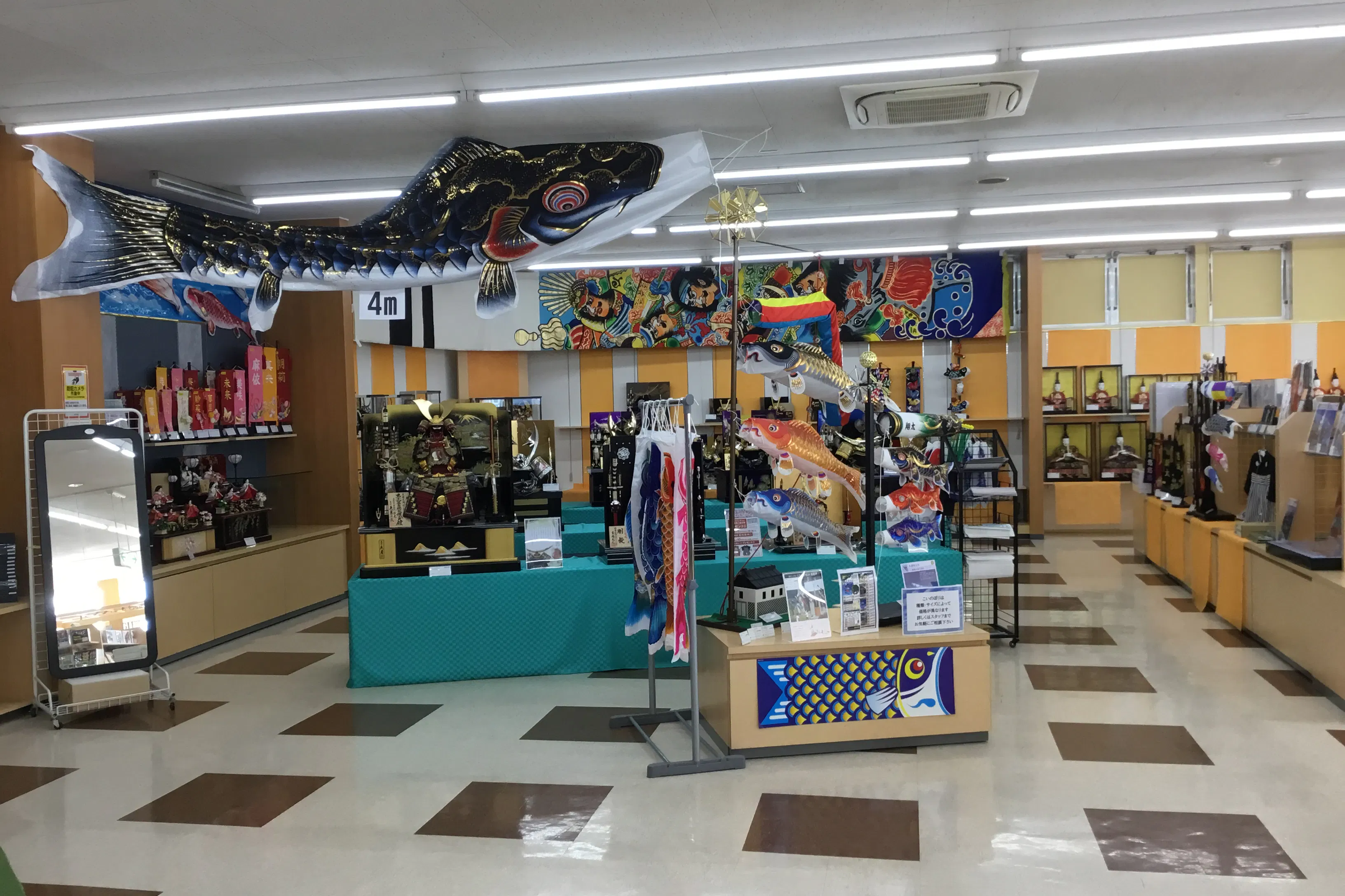 【ギフトプラザ喜多方店】物販ポップアップストア会場やアパレル・ファッション関連の展示会、携帯キャリアの出張プロモーションイベントに適したギフトショップ内入口付近のイベントスペースA(in shop)
