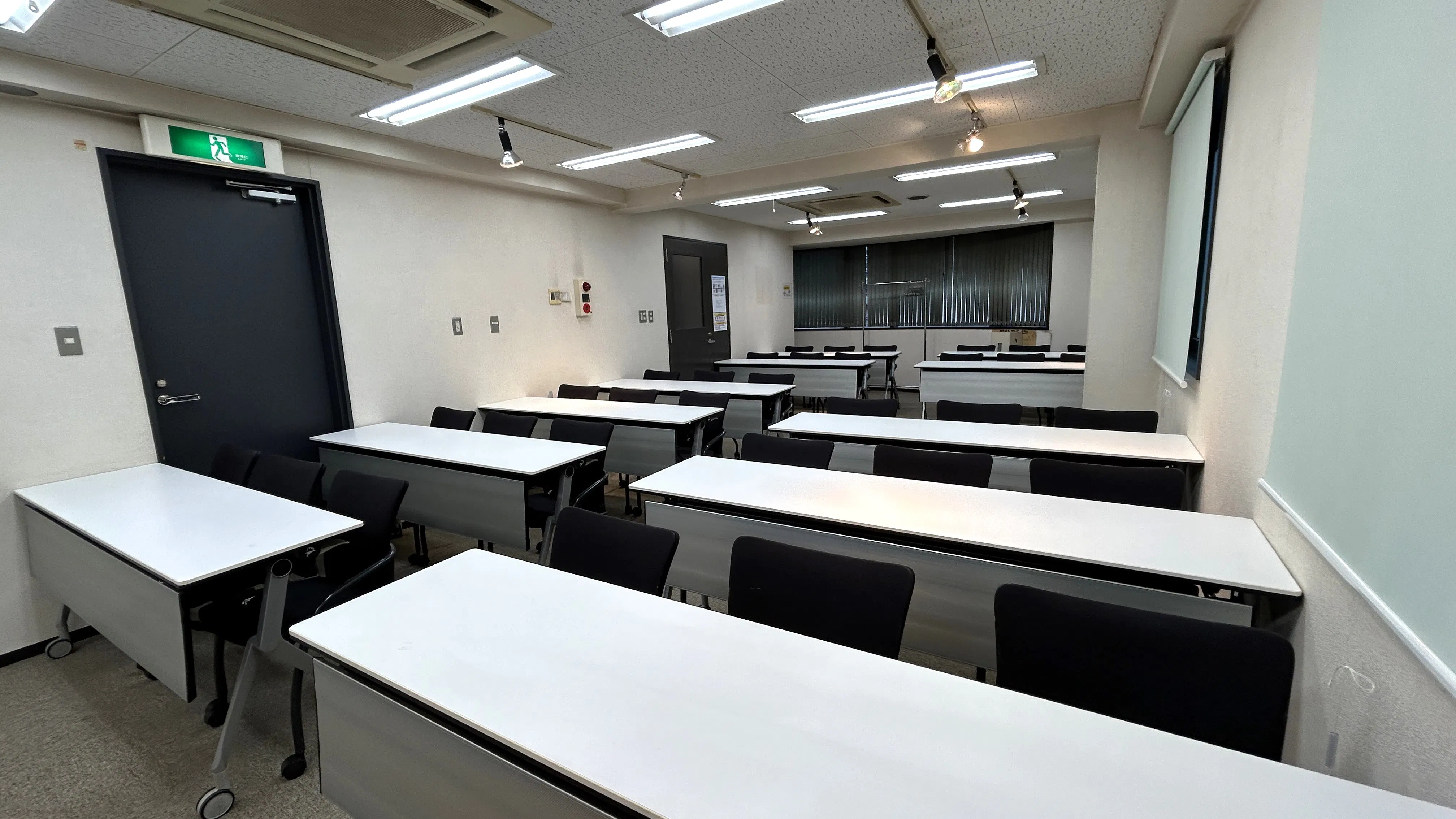 【TIME SHARING 田原町 USUI ANNEX|田原町駅5分】33名着席で学びと交流に使える5階イベントスペース
