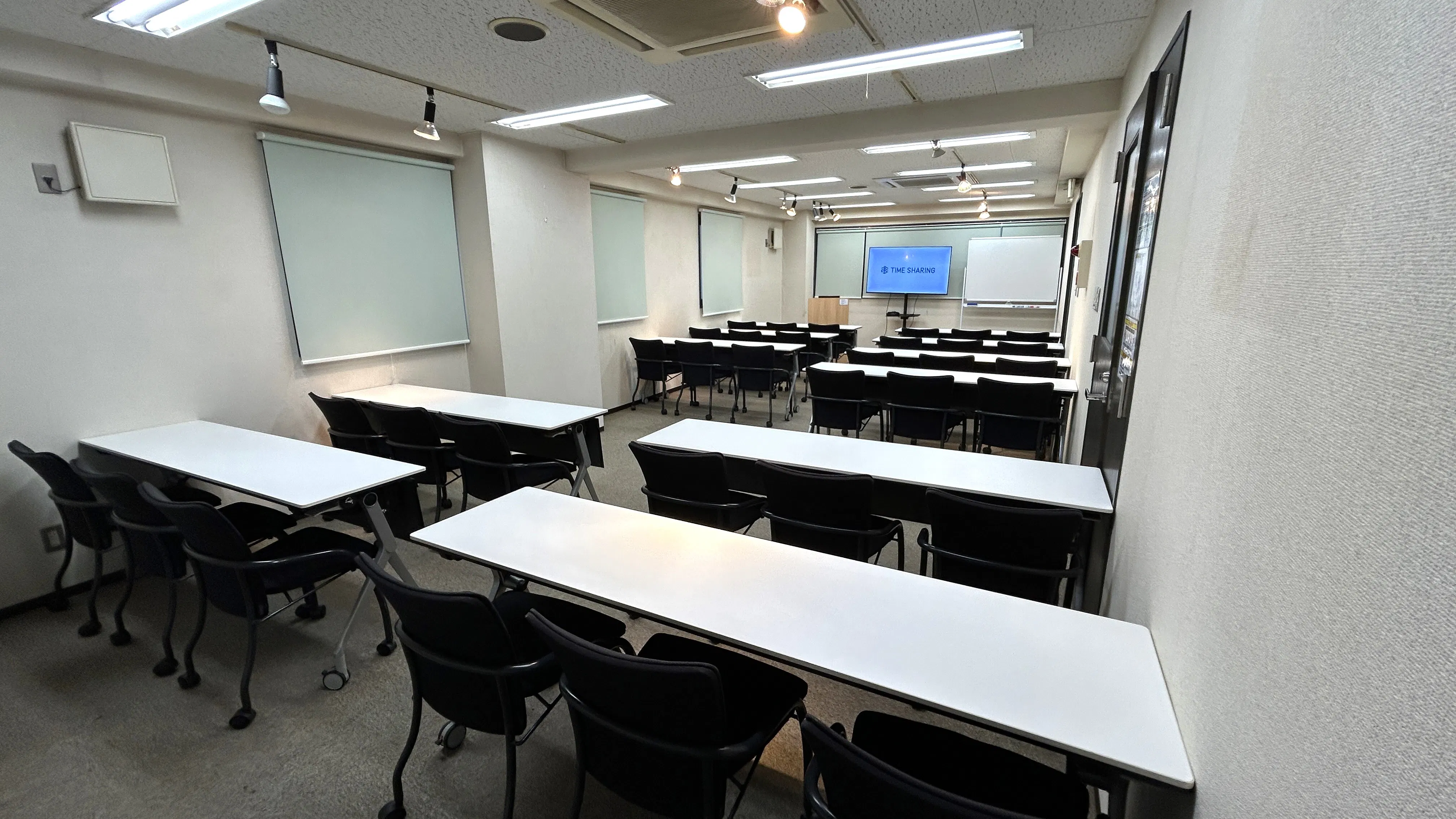 【TIME SHARING 田原町 USUI ANNEX|田原町駅5分】33名着席で学びと交流に使える5階イベントスペース