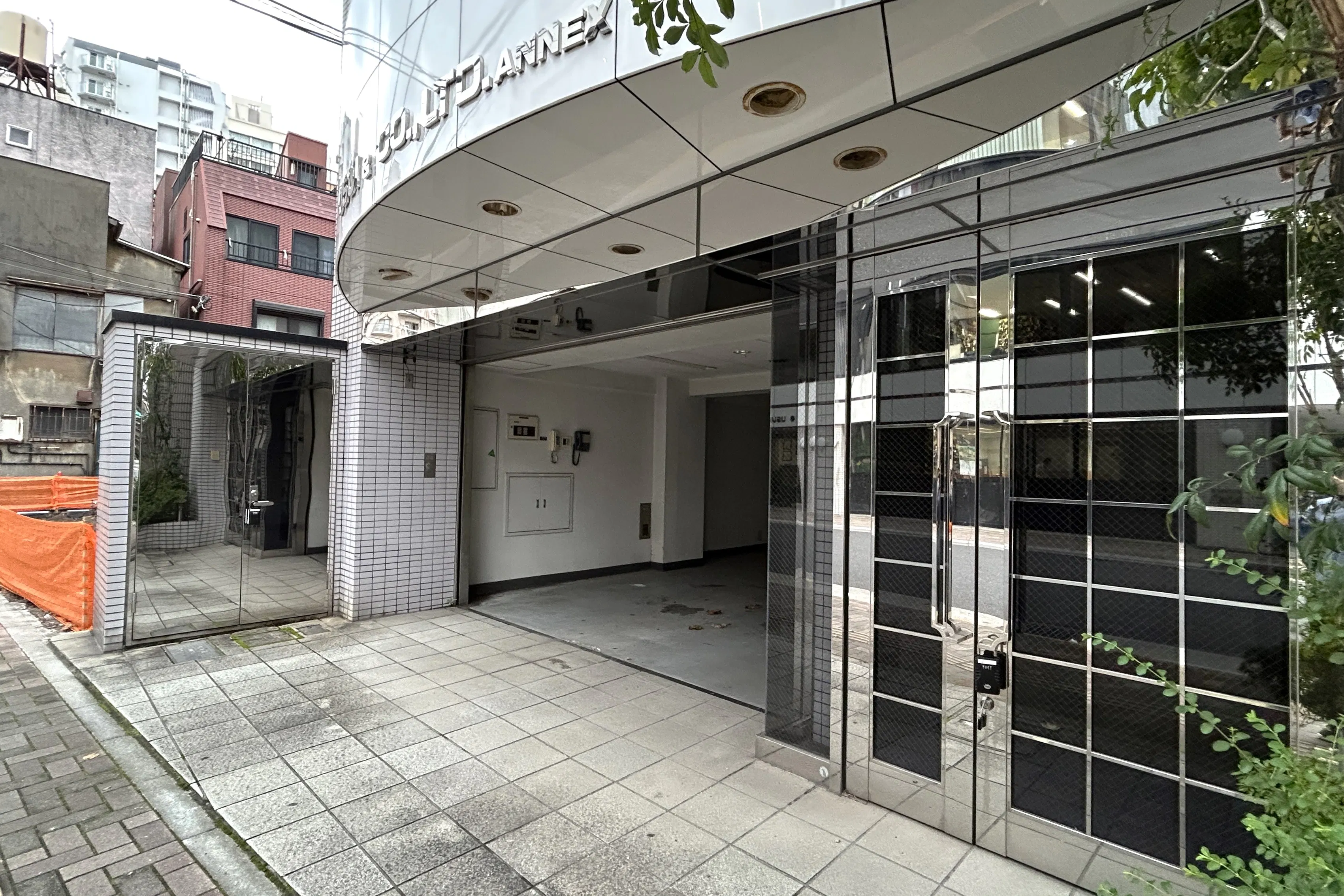 【TIME SHARING 田原町 USUI ANNEX|田原町駅5分】33名着席で学びと交流に使える5階イベントスペース
