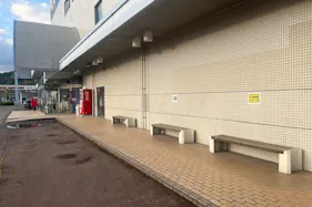 【千代田サンクスショッピングセンター】キッチンカーに利用可能な屋外スペース(店舗入り口から右)