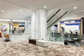 【イオンモール津南】3階イオンホール前