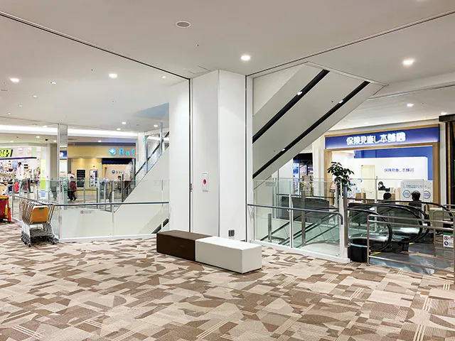 【イオンモール津南】3階イオンホール前