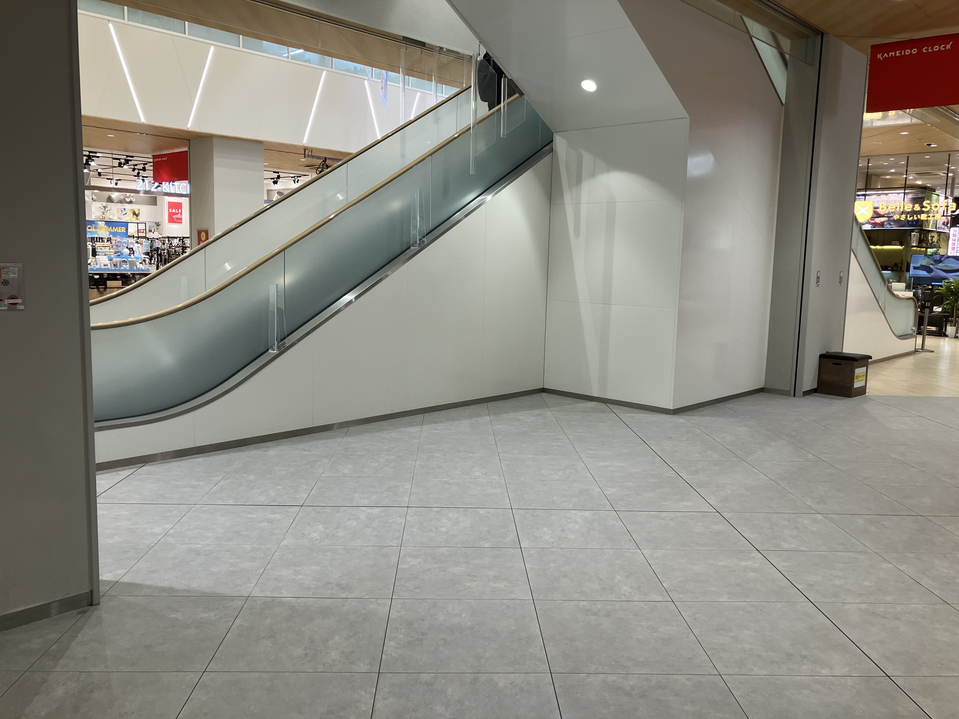 【KAMEIDO CLOCK】1F南側エスカレーター横 物販、食物販のポップアップストアや販促プロモーションに最適な催事イベントスペース