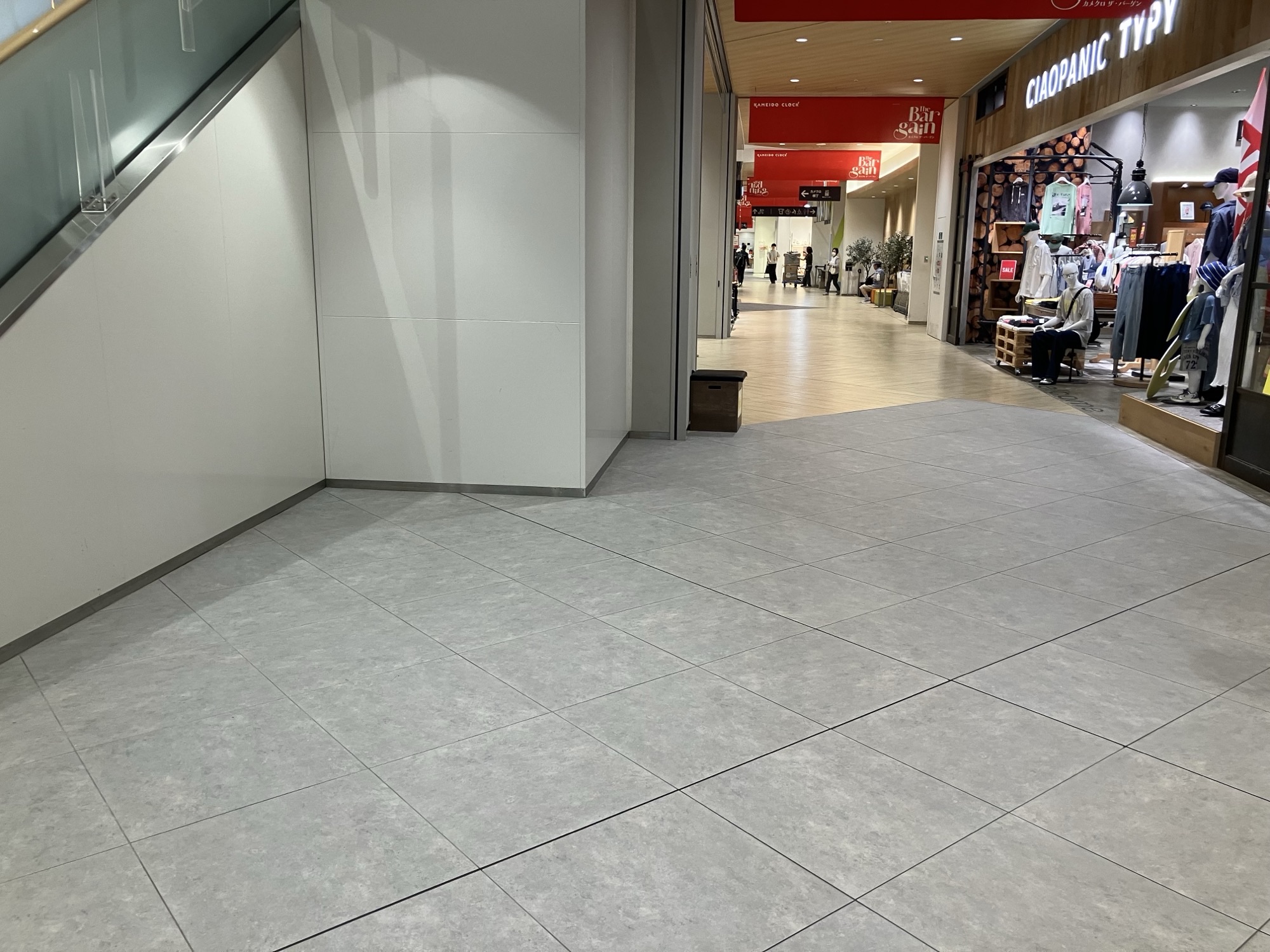 【KAMEIDO CLOCK】1F南側エスカレーター横 物販、食物販のポップアップストアや販促プロモーションに最適な催事イベントスペース