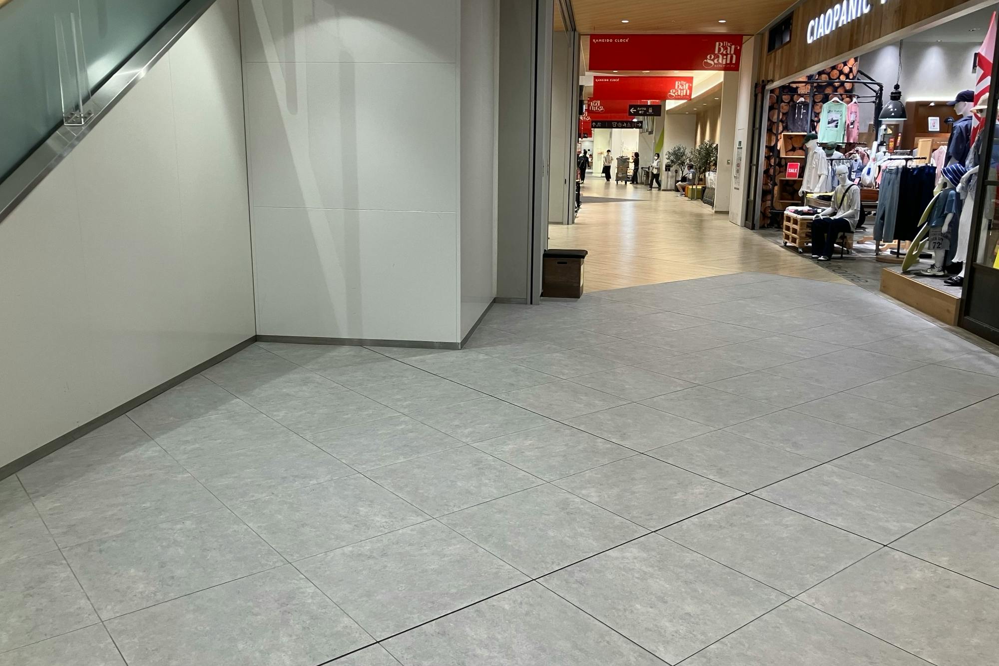 【KAMEIDO CLOCK】1F南側エスカレーター横 物販、食物販のポップアップストアや販促プロモーションに最適な催事イベントスペース