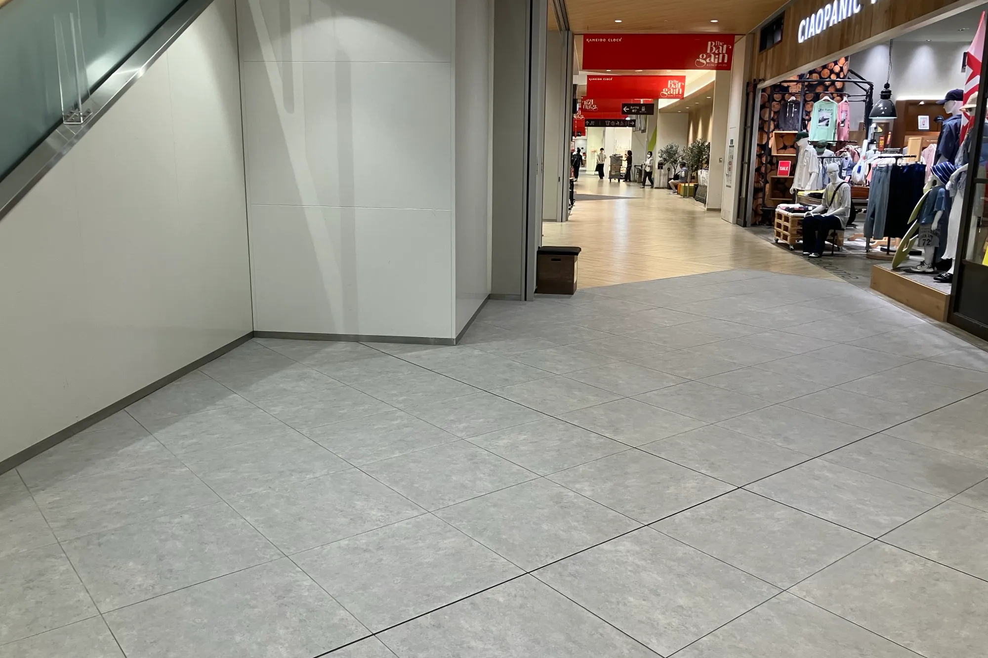 【KAMEIDO CLOCK】1F南側エスカレーター横 物販、食物販のポップアップストアや販促プロモーションに最適な催事イベントスペース