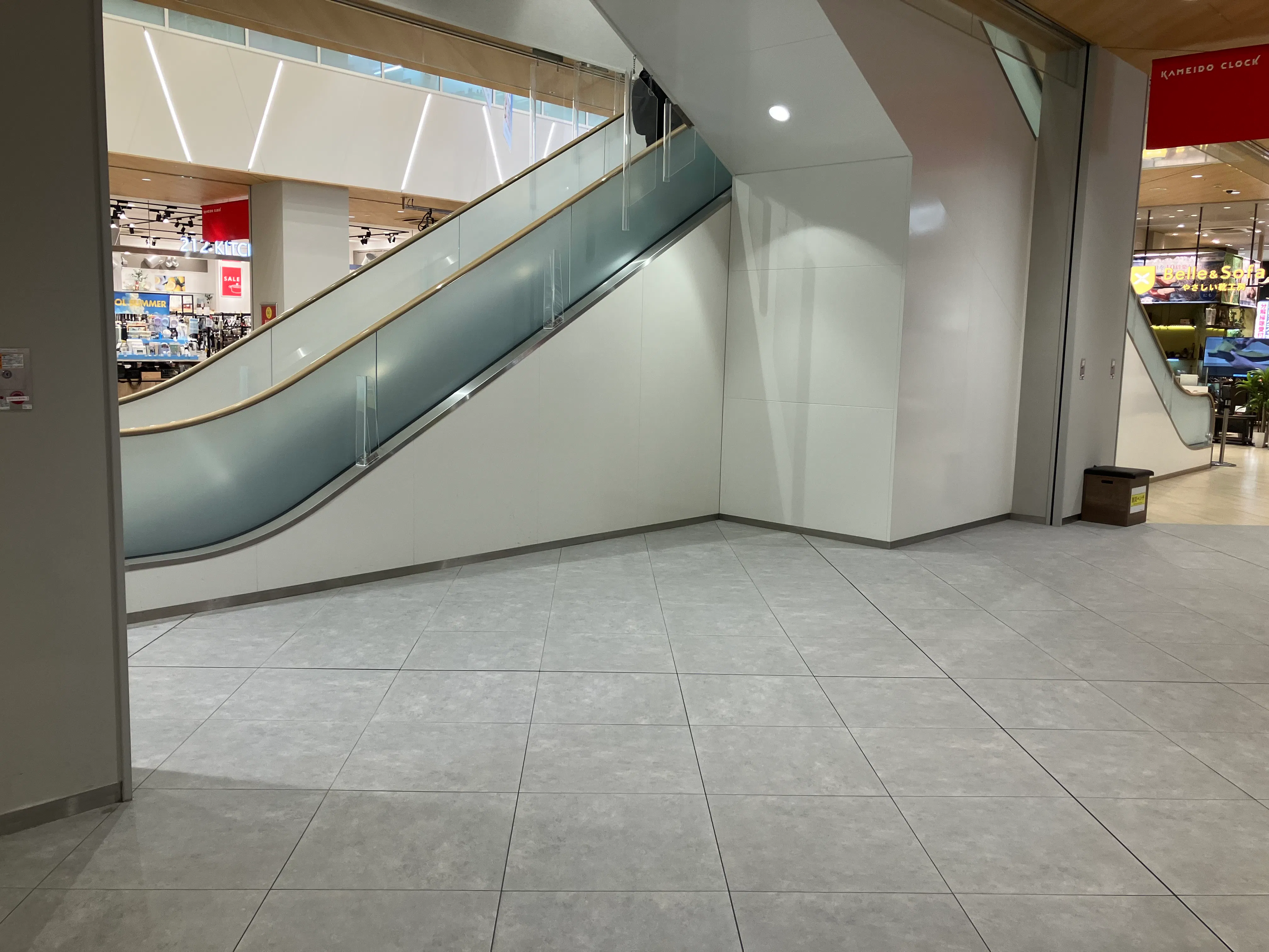 【KAMEIDO CLOCK】1F南側エスカレーター横 物販、食物販のポップアップストアや販促プロモーションに最適な催事イベントスペース