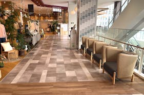 【ゆめテラス祇園/3F無印良品前】各種プロモーションや物販に最適なエスカレーター横スペース