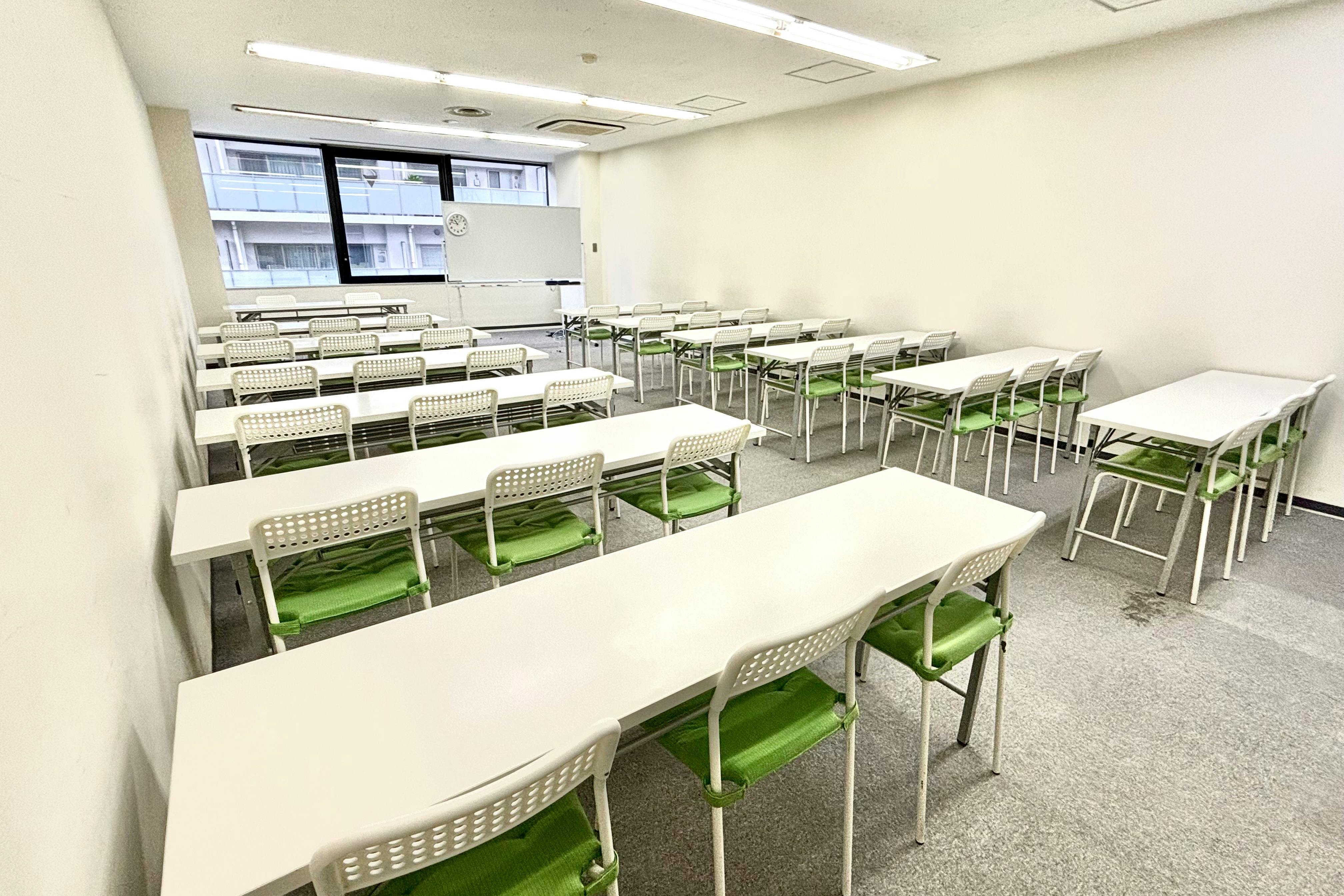 【青葉通一番町駅1分】招待制の製品PR会や受注販売会に適した名30程度収容可能なレンタルスペース