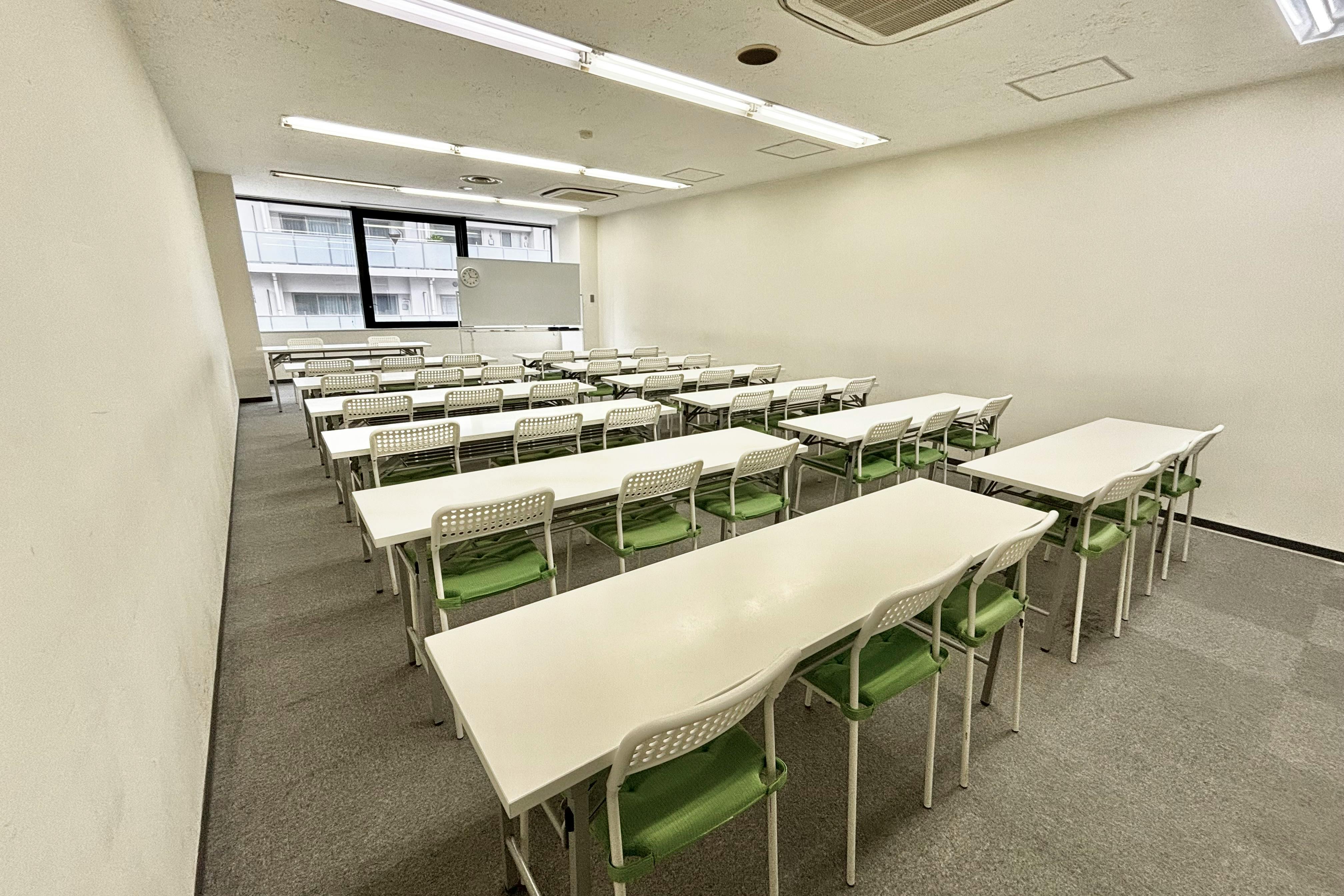 【青葉通一番町駅1分】招待制の製品PR会や受注販売会に適した名30程度収容可能なレンタルスペース