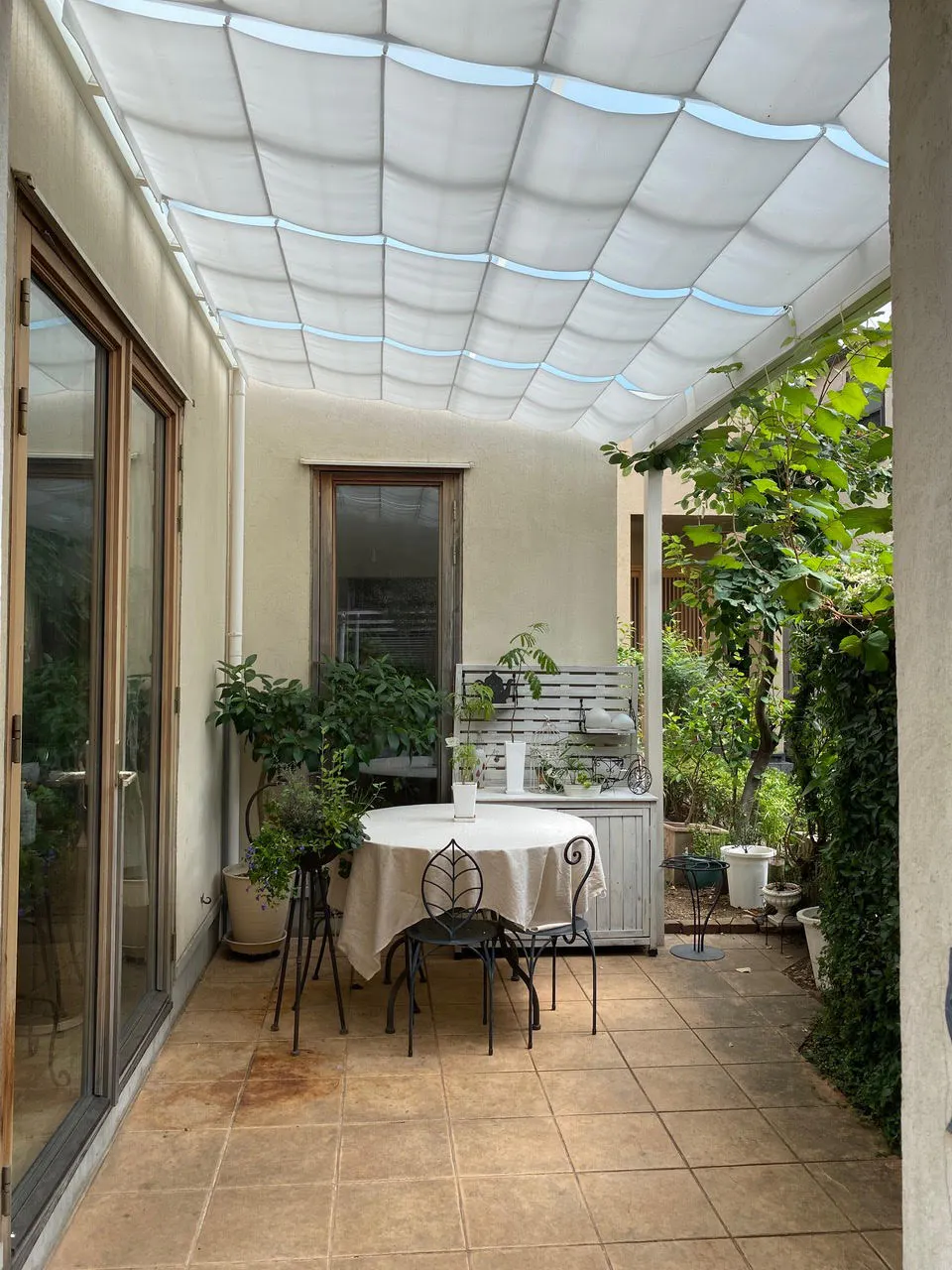 【祖師ヶ谷大蔵駅5分/テラス】ロケや撮影会、ポップアップストアに最適なペットOKのカフェのテラススペース