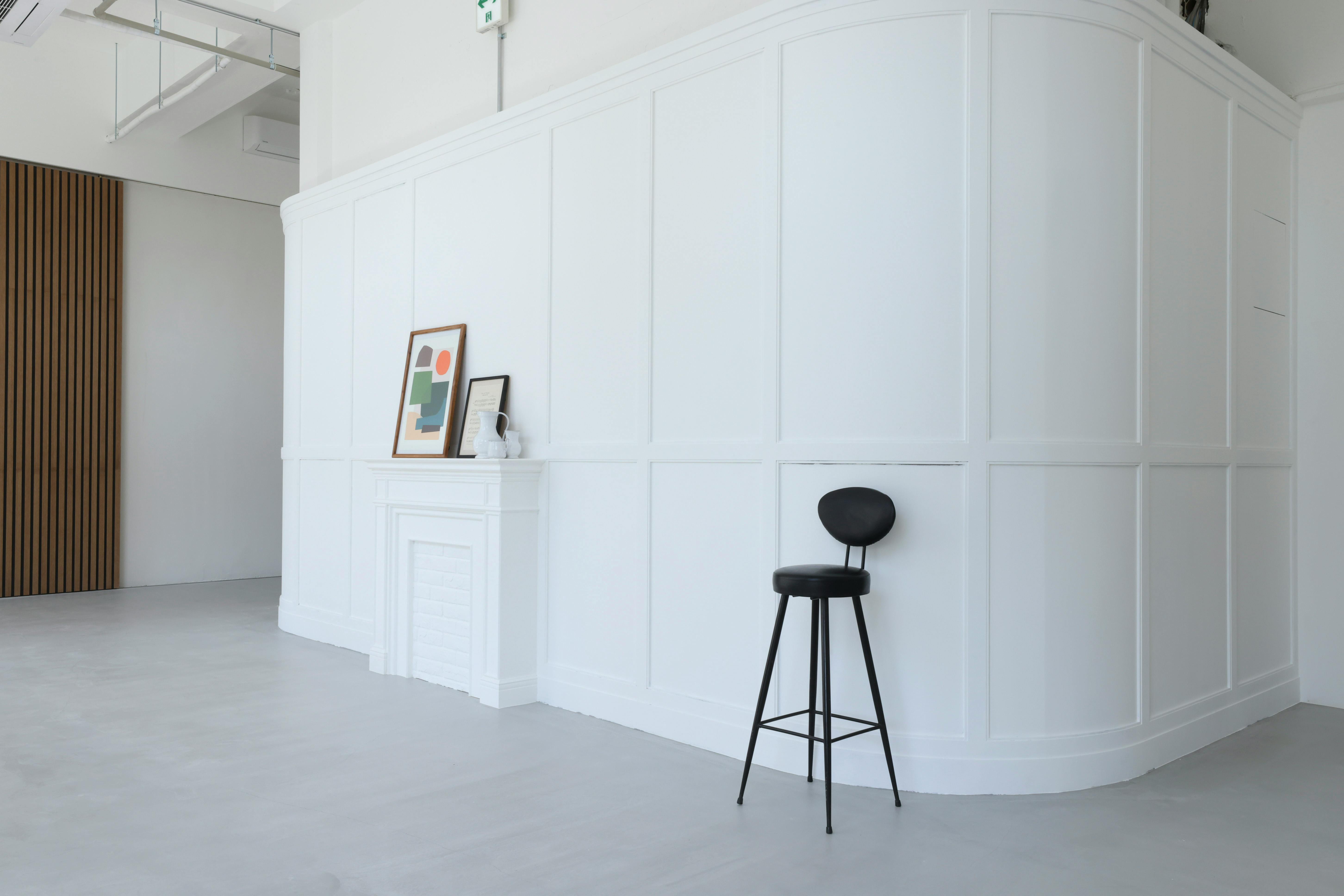 【門前仲町駅11分】撮影や展示会に適した白を基調とした一日中自然光が降り注ぐスタジオ