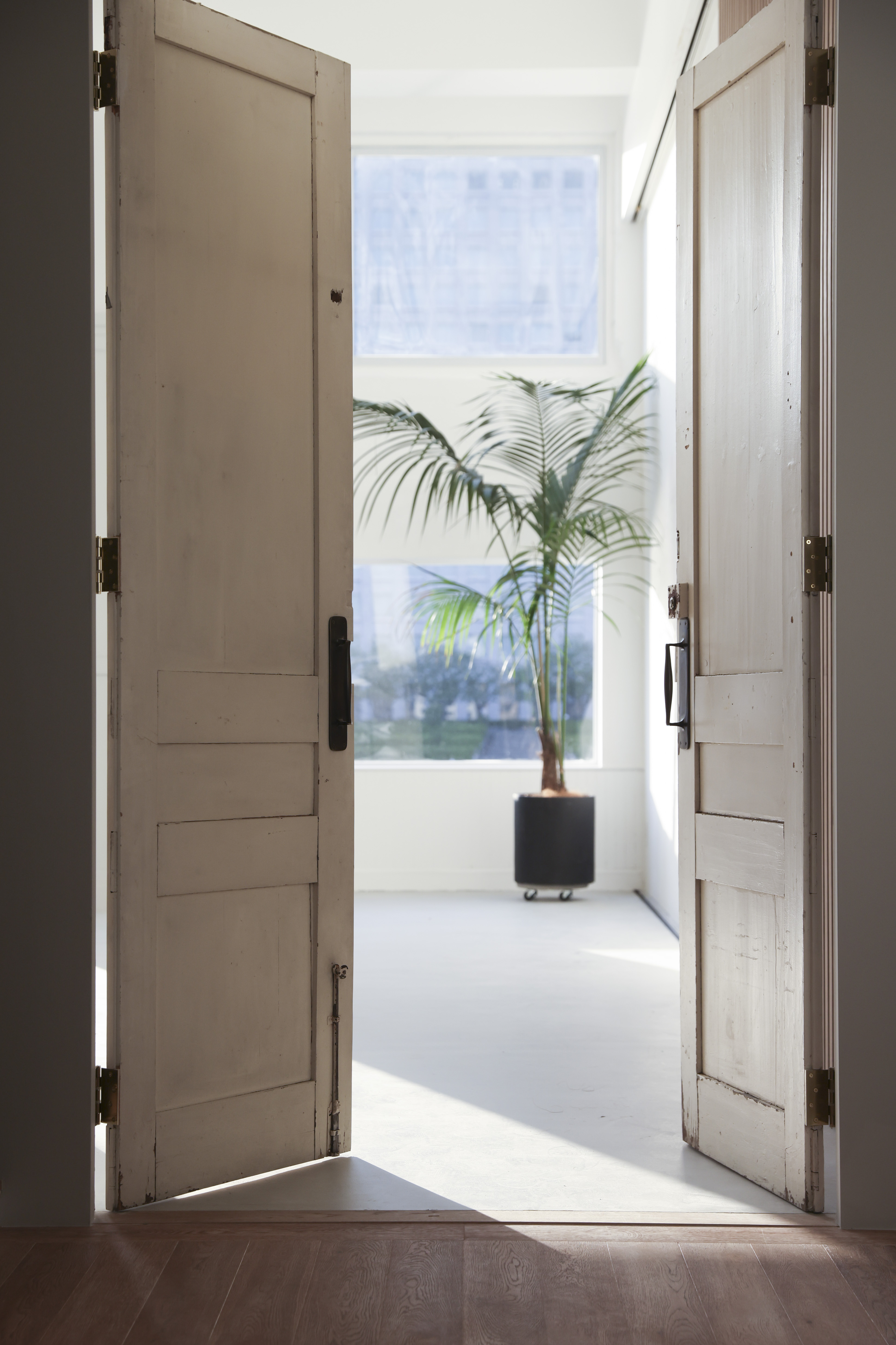 ドアからの窓抜け