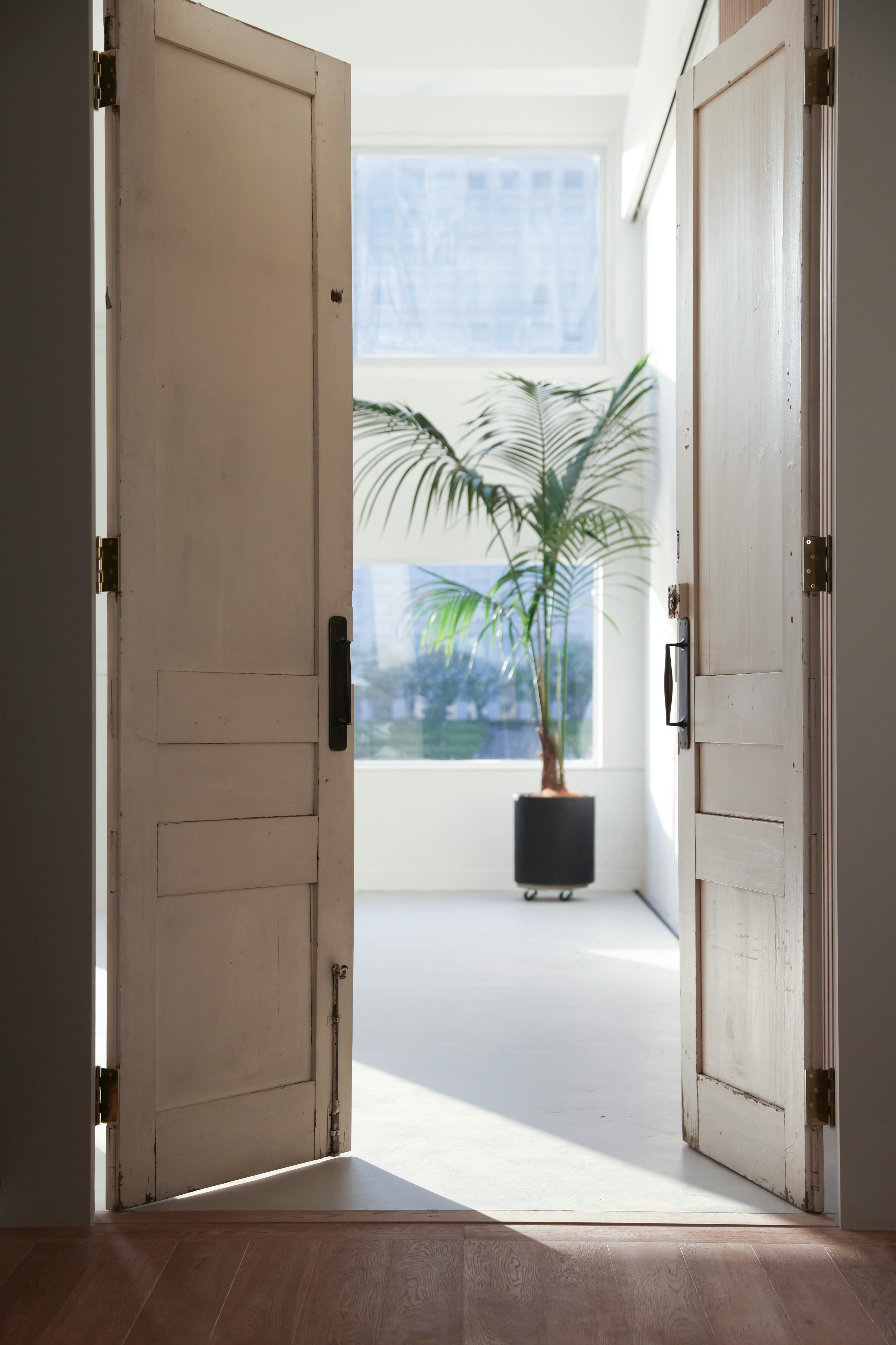 【門前仲町駅11分】撮影や展示会に適した白を基調とした一日中自然光が降り注ぐスタジオ