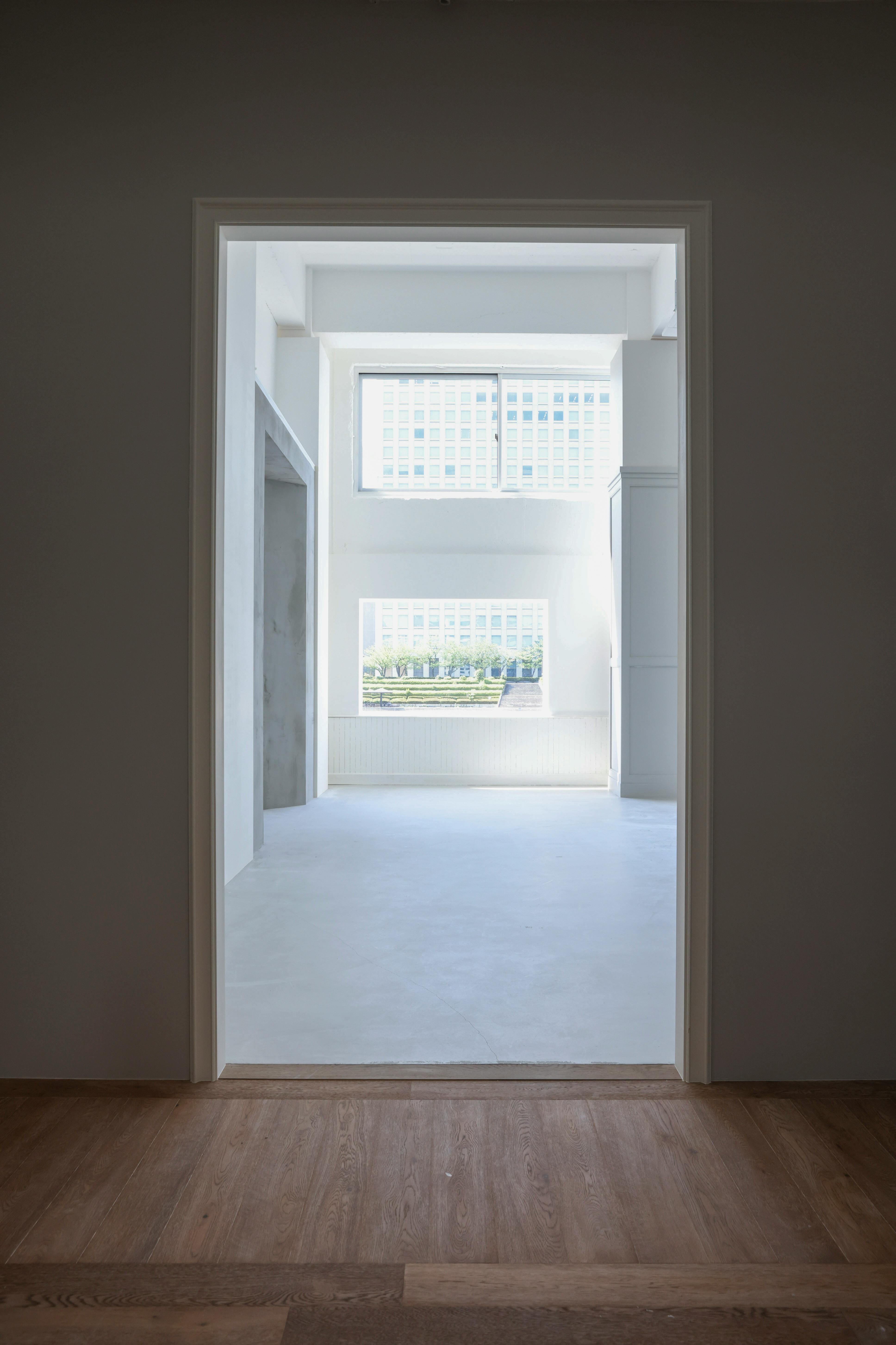 【門前仲町駅11分】撮影や展示会に適した白を基調とした一日中自然光が降り注ぐスタジオ