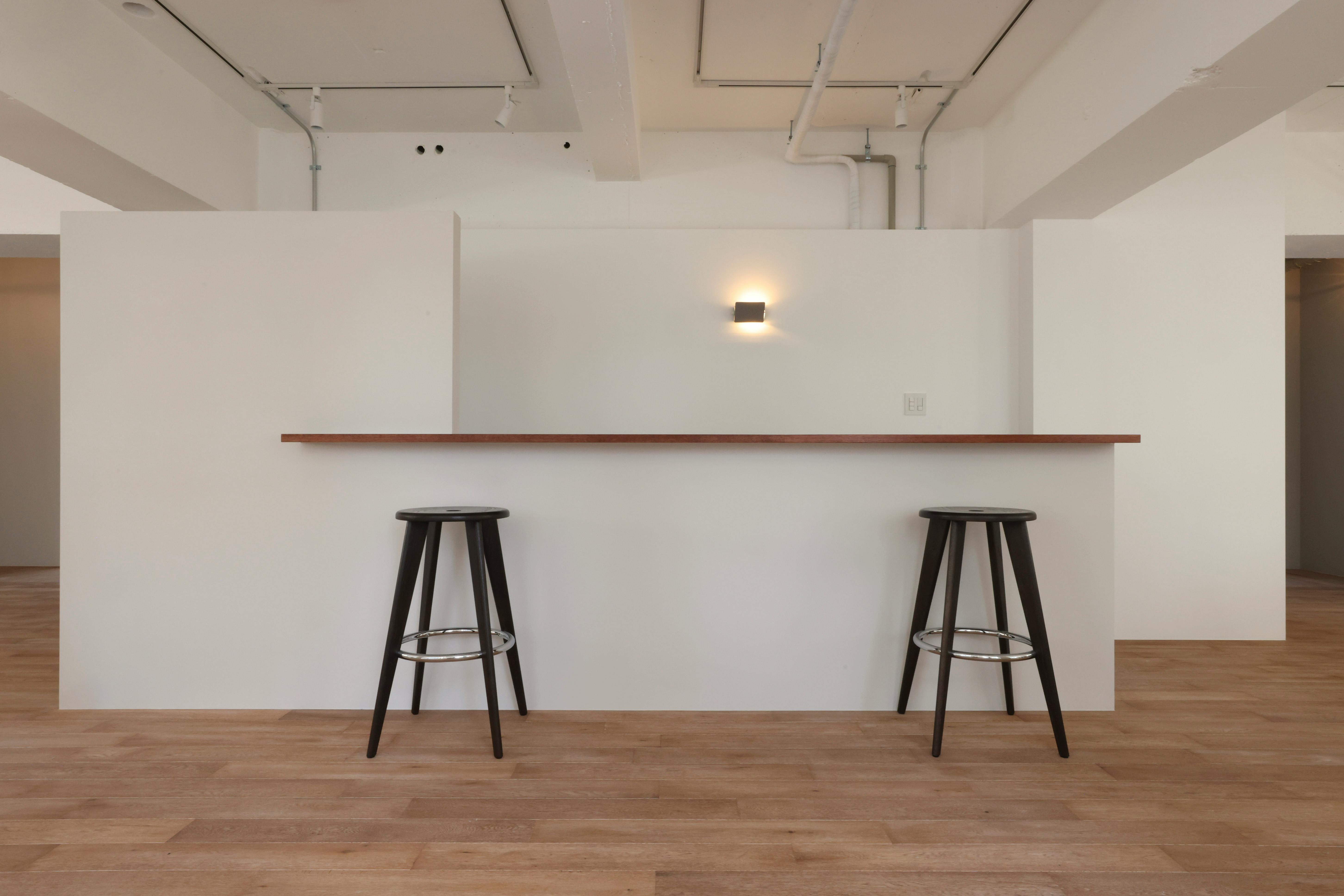 【門前仲町駅11分】撮影や展示会に適した白を基調とした一日中自然光が降り注ぐスタジオ