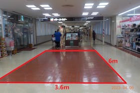 【松竹大船ショッピングセンター】ポップアップストアやプロモーションに適した商業施設内のダイソー前にあるイベントスペース(中サイズ)