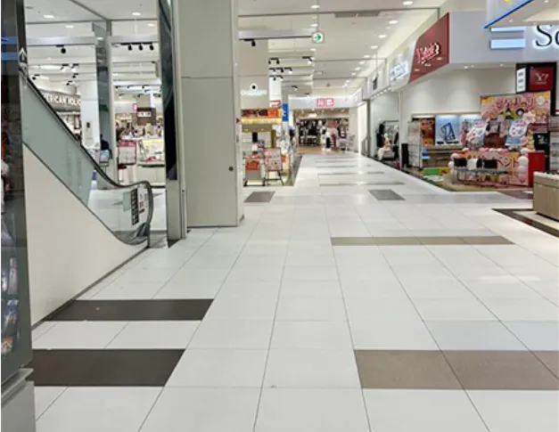 【イオンモール熱田*】1F　キクチメガネ前の画像