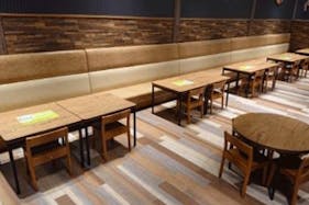 【イオンモール徳島】モール内広告 フードコートテーブルシール