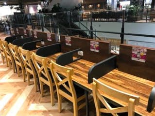 【イオンモール徳島】モール内広告 フードコートテーブルシール