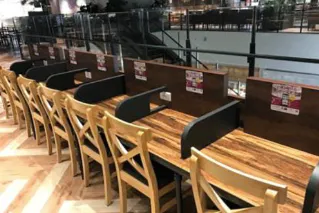 【イオンモール徳島】モール内広告 フードコートテーブルシール