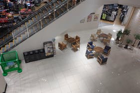 【イオンモール徳島】1FAWAコート(エスカレーター側)