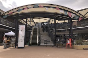 【BRANCH仙台】プロモーションやイベント利用に適した中央広場のエスカレーター下スペース