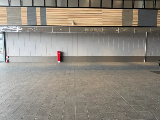 【天満屋ハピーズ西大寺店】1階大階段横スペース 各種プロモーション、会員獲得イベントに最適な屋外催事イベントスペース