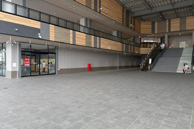 【天満屋ハピーズ西大寺店】1階大階段横スペース 各種プロモーション、会員獲得イベントに最適な屋外催事イベントスペース