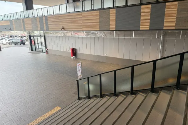 【天満屋ハピーズ西大寺店】1階大階段横スペース 各種プロモーション、会員獲得イベントに最適な屋外催事イベントスペース