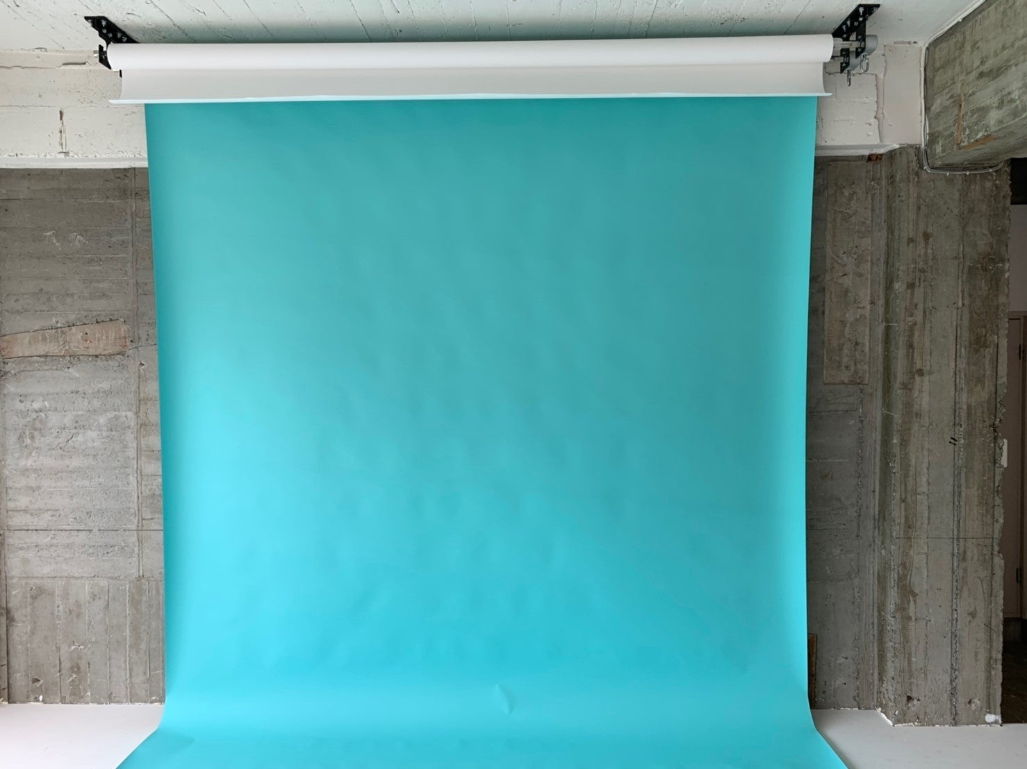 白と水色の背景紙