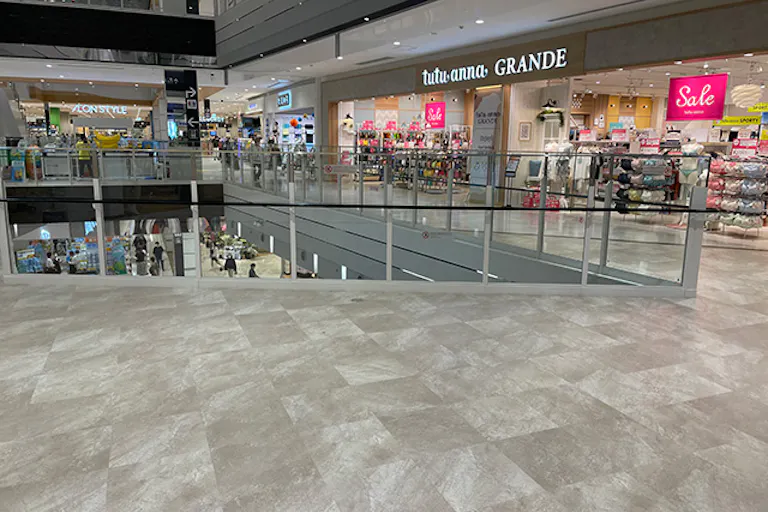 【イオンモール川口】2F ウエストブリッジ右の画像1