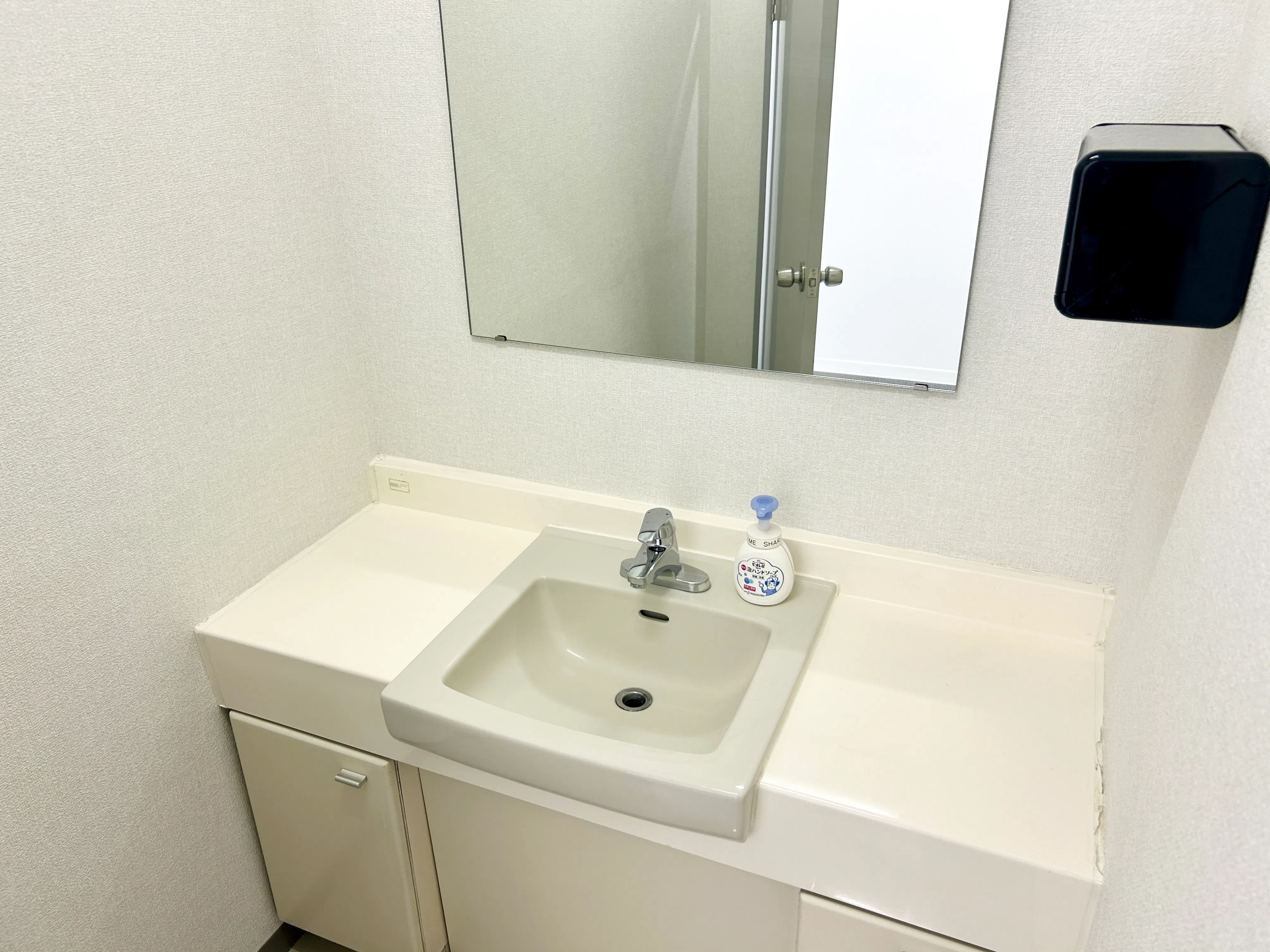 【TIME SHARING 渋谷｜渋谷駅1分】収容人数 着席52名｜無料のモニター・マイクなど什器が充実したイベントスペース