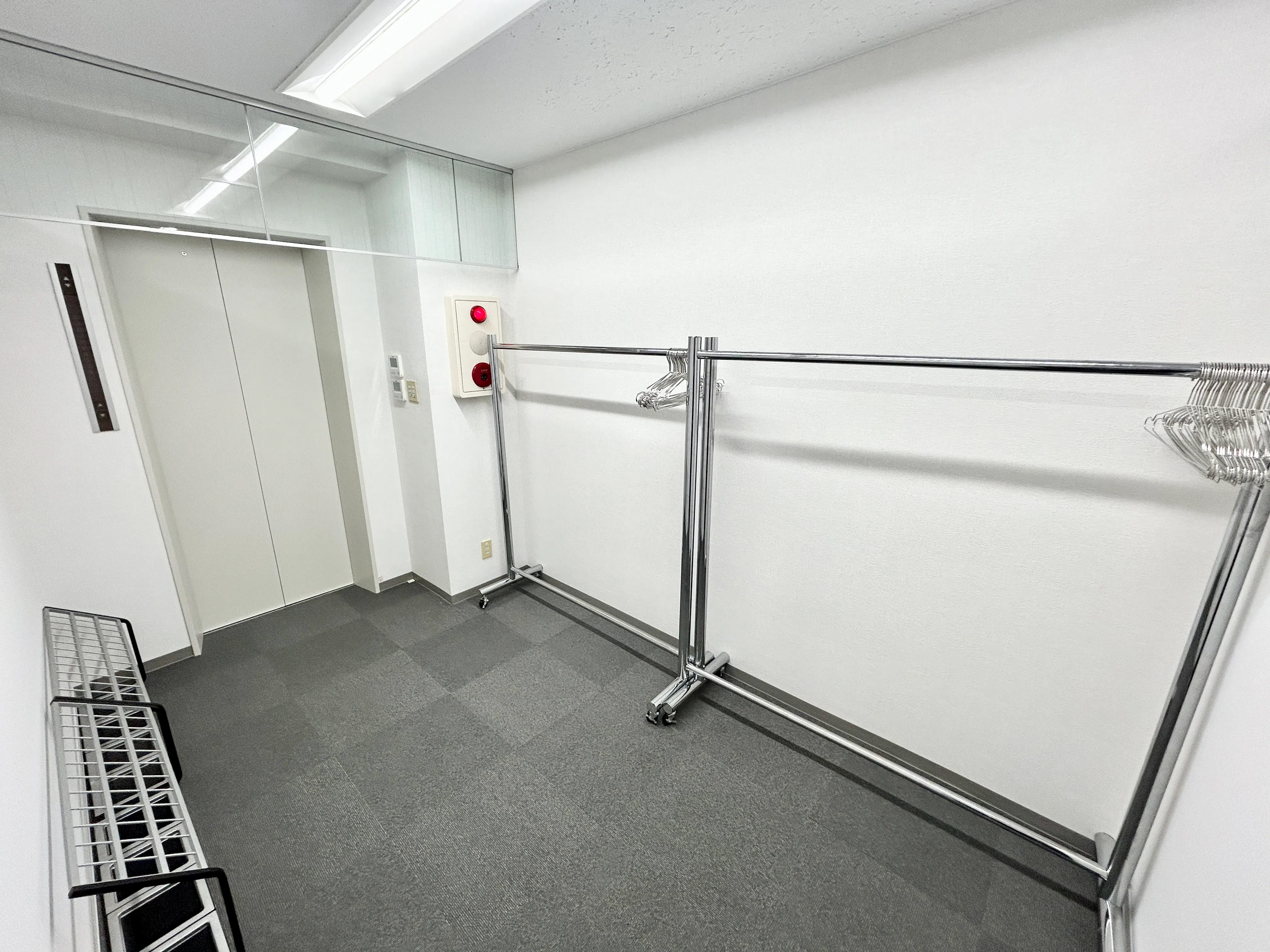 【TIME SHARING 渋谷｜渋谷駅1分】収容人数 着席52名｜無料のモニター・マイクなど什器が充実したイベントスペース