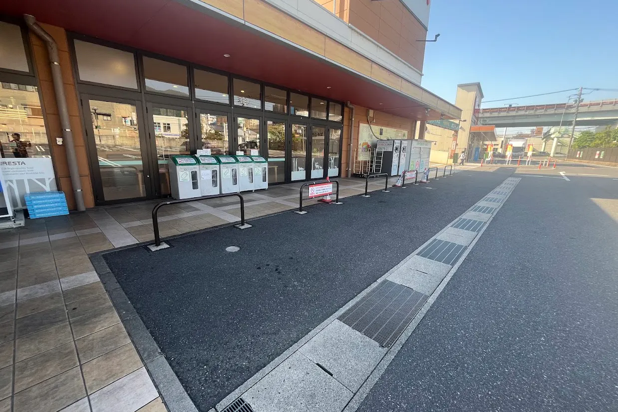 【フレスタ波出石店】キッチンカー、プロモーションに利用可能な駐車場スペース