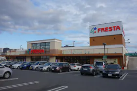 【フレスタ波出石店】キッチンカー、プロモーションに利用可能な駐車場スペース