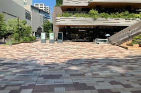 【SOCOLA武蔵小金井クロス】1階クロスコート広場 大型イベント・キッチンカー出店に最適な屋外催事イベントスペース