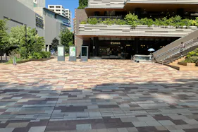 【SOCOLA武蔵小金井クロス】1階クロスコート広場 大型イベント・キッチンカー出店に最適な屋外催事イベントスペース