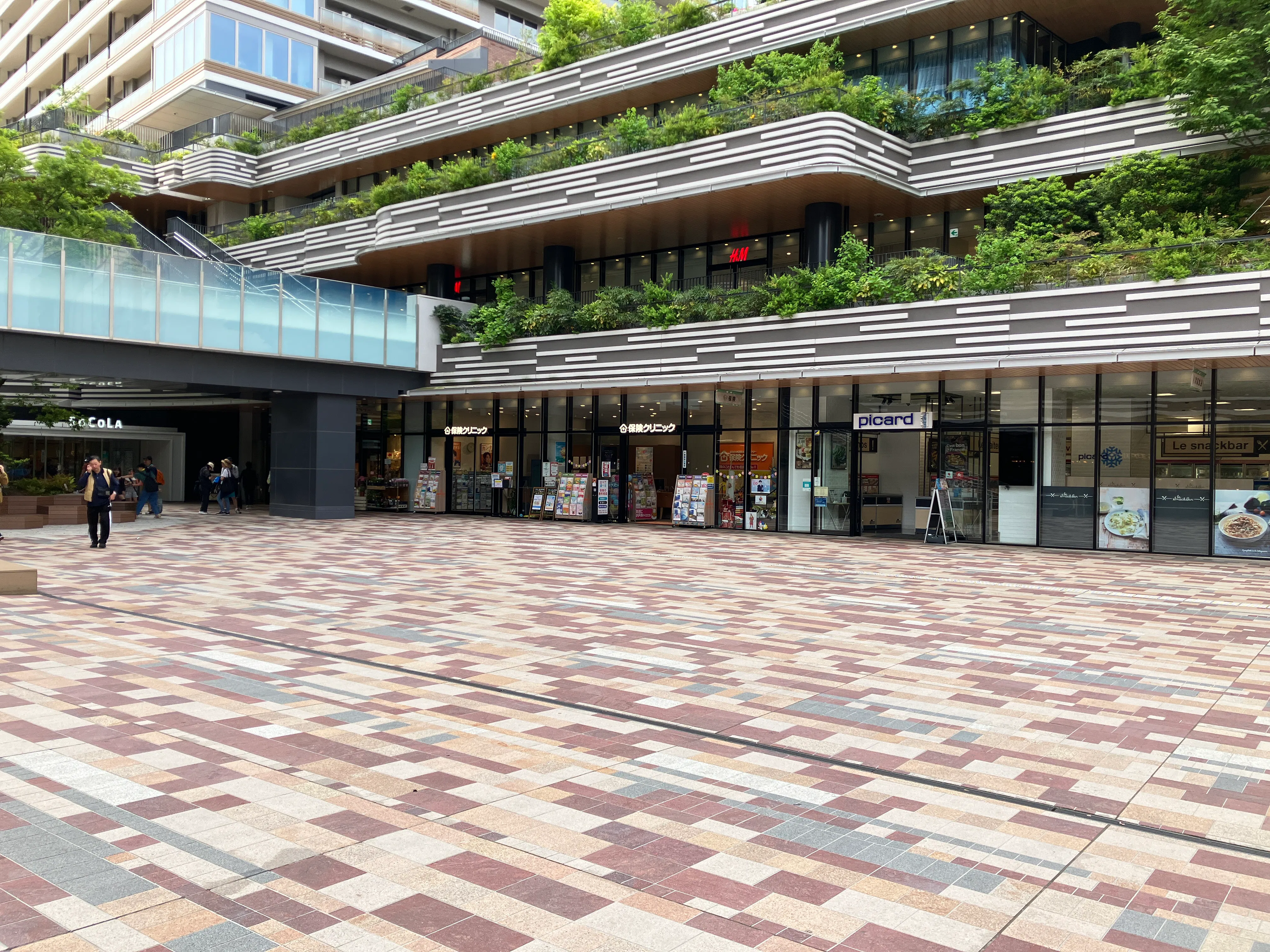 【SOCOLA武蔵小金井クロス】1階クロスコート広場 大型イベント・キッチンカー出店に最適な屋外催事イベントスペース