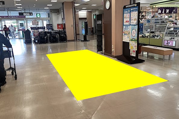 【イオンタウン木更津朝日(インフォメーション前)】セールスプロモーションや出張販売に適したインフォメーション前の視認性の高いイベントスペース