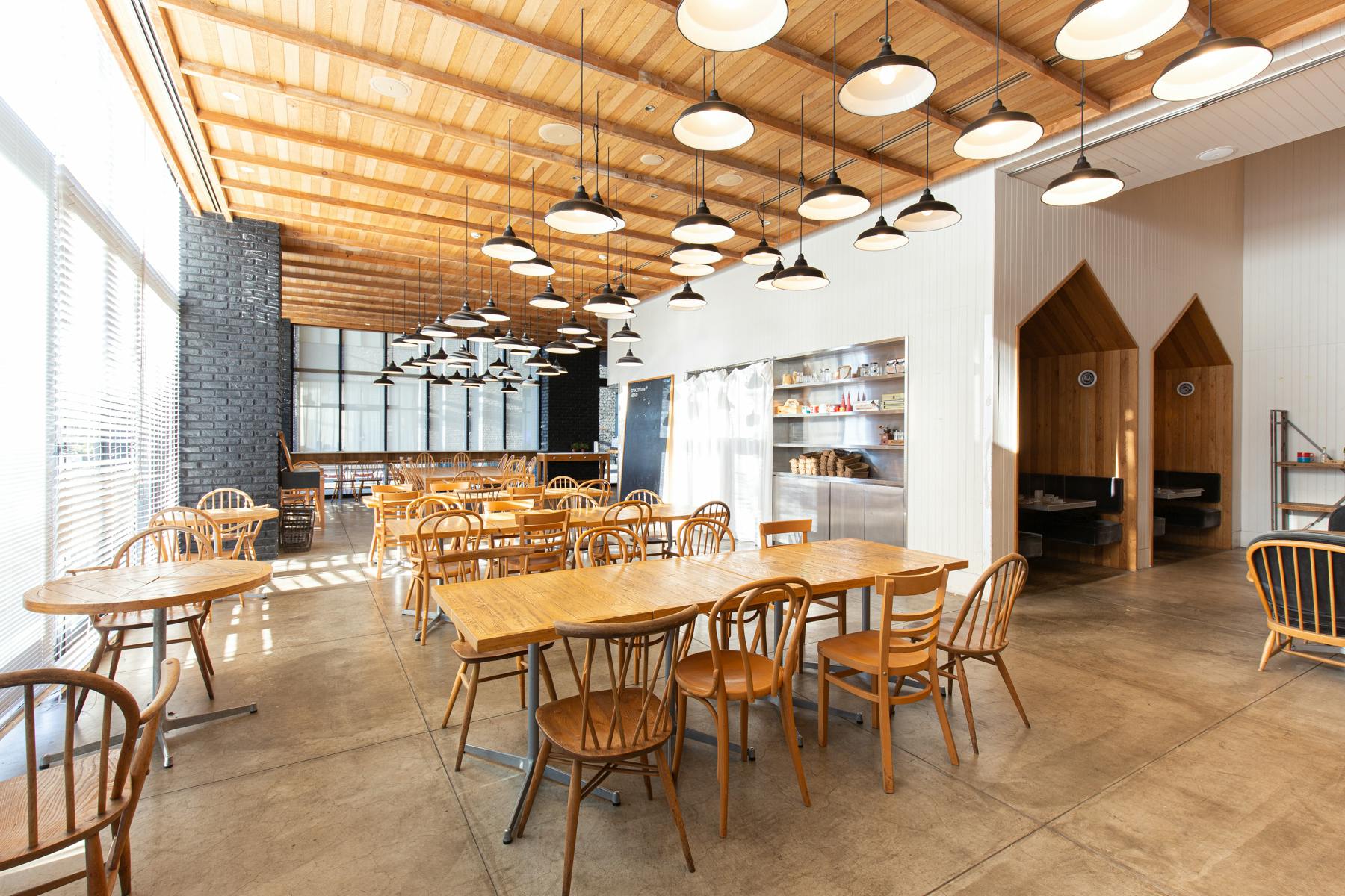 【テレコムセンター駅徒歩5分】お台場オフィスビル『the SOHO』内のカフェ併設イベントスペース