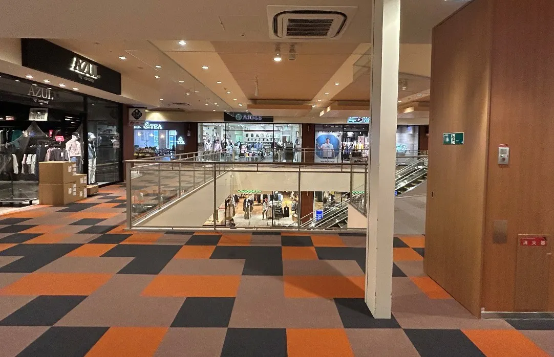 【三井アウトレットパーク 札幌北広島】クローバー•モール2F 南吹き抜け(NICE CLAUP OUTLET前)