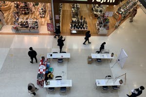 【イオンモール山形南/1階E面】物販や食物販、展示会やプロモーションイベントに最適なエスカレーター付近にある通行量の多いイベントスペース